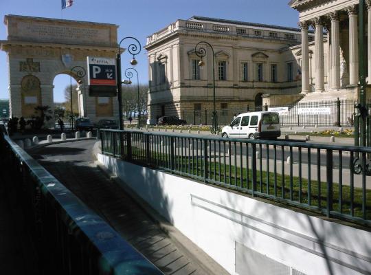 Parking Montpellier Arc de Triomphe EFFIA D placez vous malin